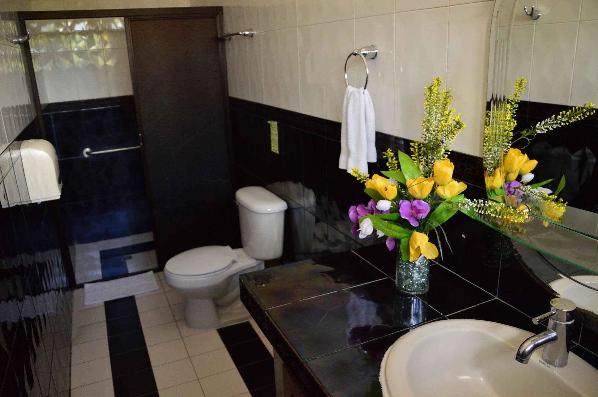 Hotel Fotherhouse San Salvador Ngoại thất bức ảnh